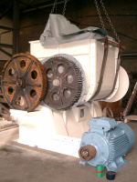 Gum mixer and electric motor being aliged